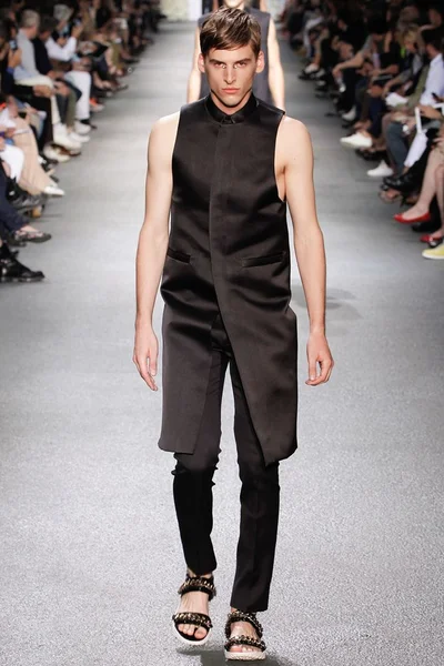 Look 33